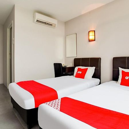 Oyo 89631 988 Hotel Τζόχορ Μπάχρου Εξωτερικό φωτογραφία
