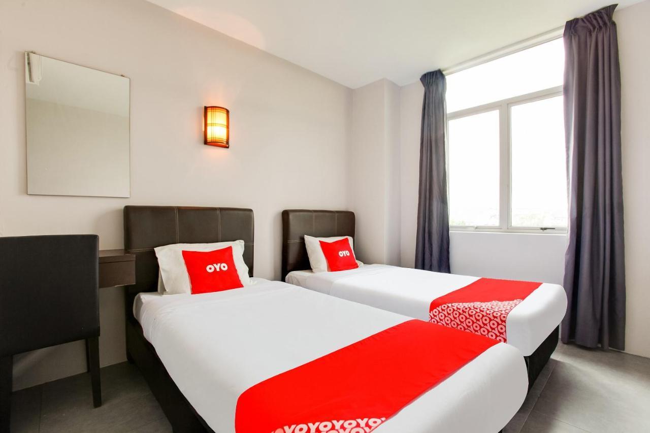 Oyo 89631 988 Hotel Τζόχορ Μπάχρου Εξωτερικό φωτογραφία