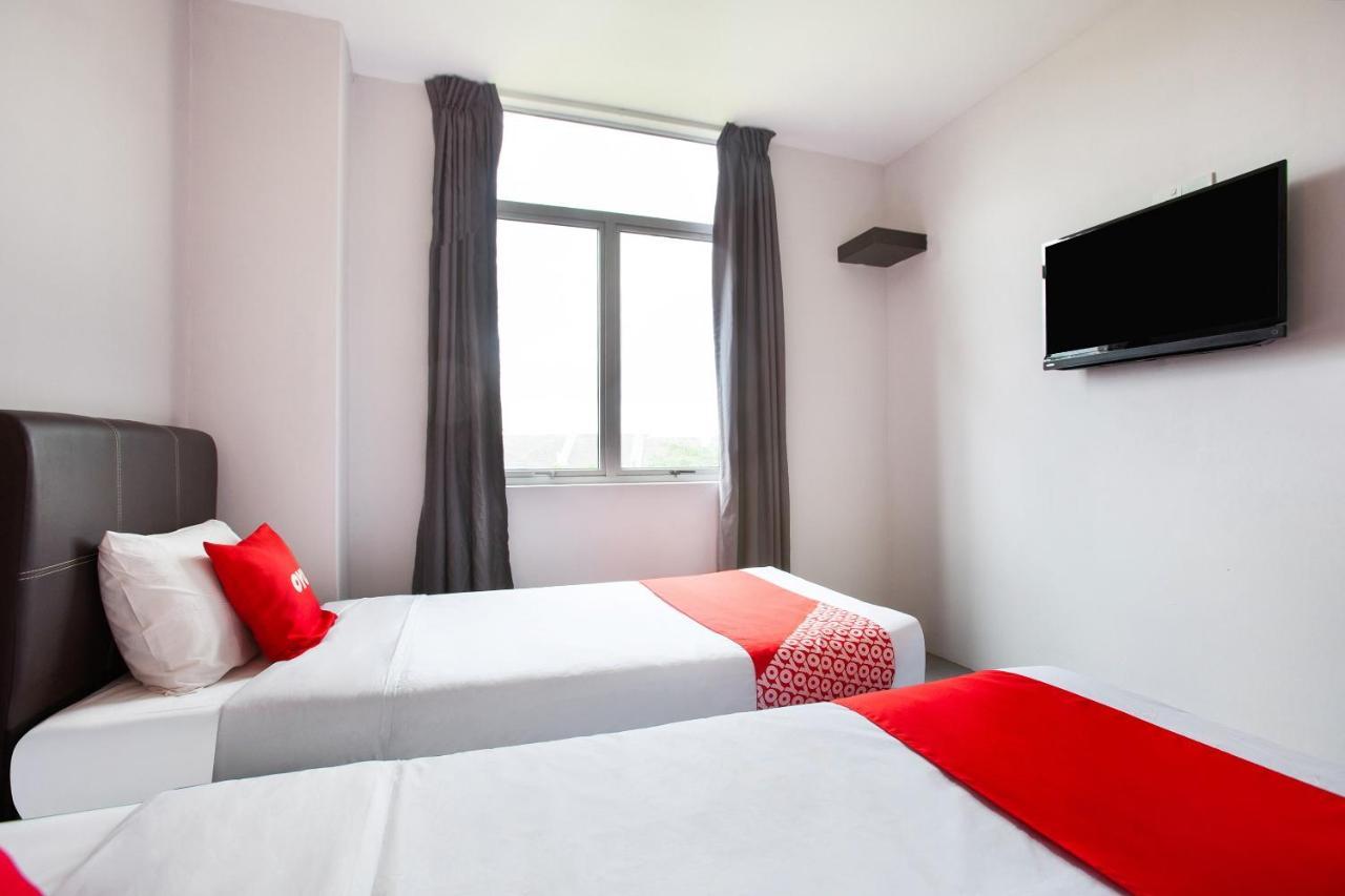 Oyo 89631 988 Hotel Τζόχορ Μπάχρου Εξωτερικό φωτογραφία